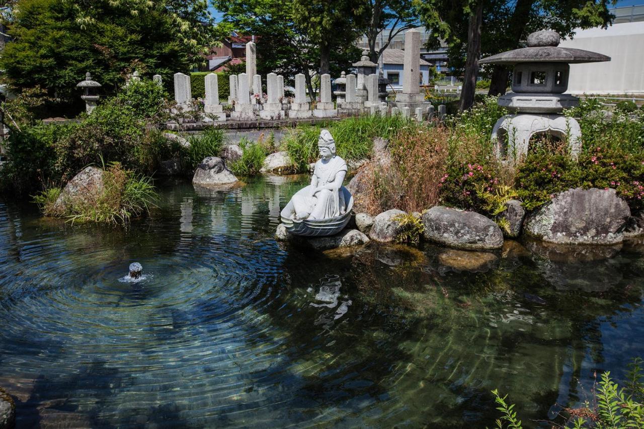 Racine Home Harie Takashima Buitenkant foto